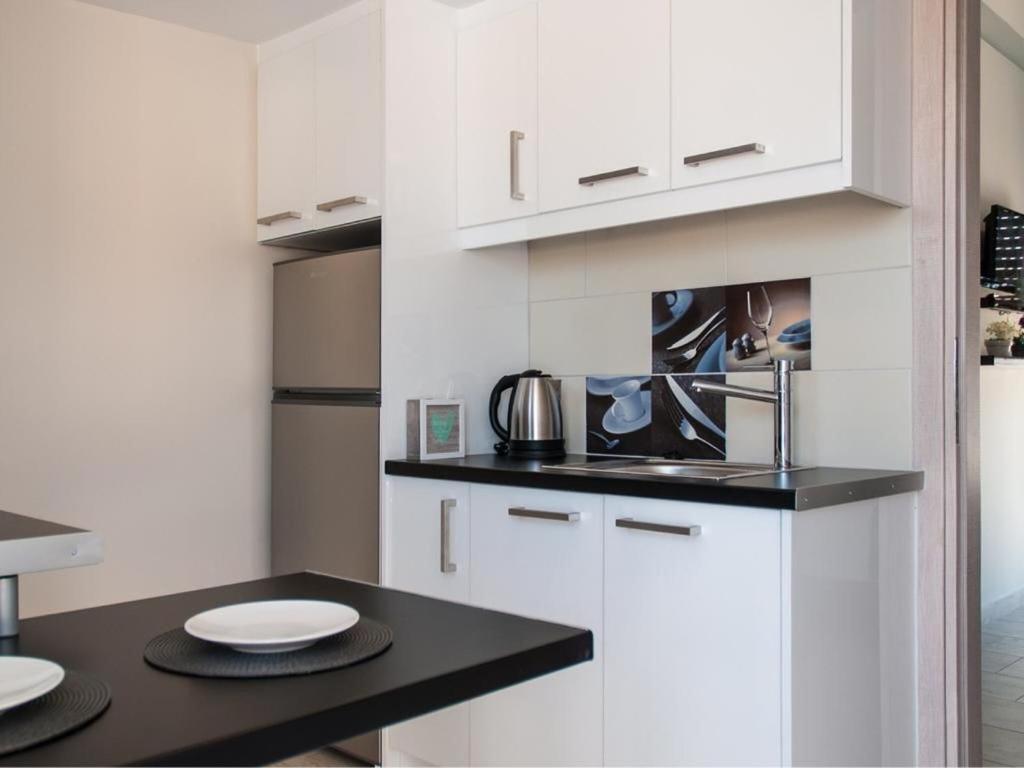 Konstantinou Apartment - Smart & Roof Top Terrace Athens Luaran gambar